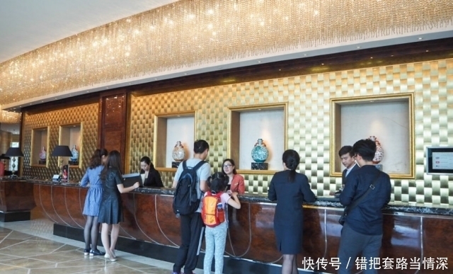  『住进酒店』酒店半夜打电话给前台，会有怎样的后果？退休经理：试一次就知道