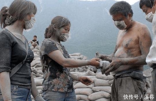  【建筑行业】工地500元日薪却难招到人, 为啥? 专家不解, 资深农