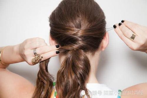 为啥有人扎马尾特别清纯，你扎起来却觉得很村儿