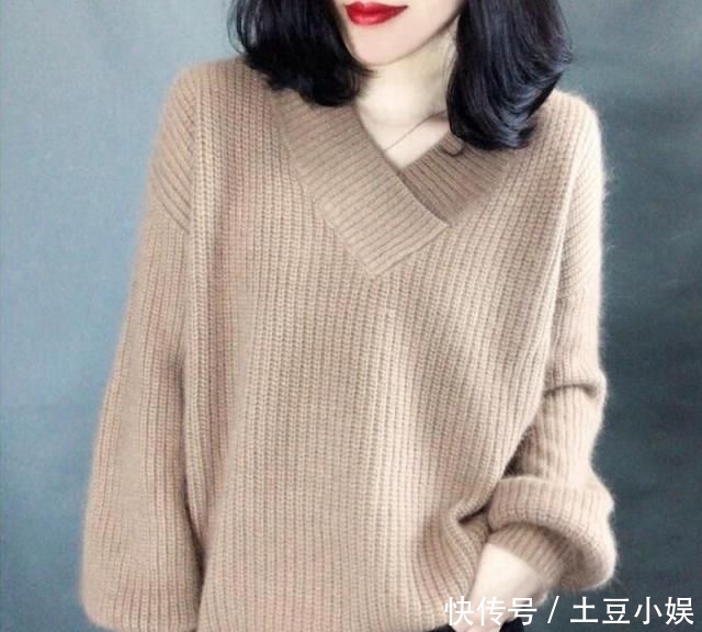  『提醒』提醒一下：中年女人穿毛衣一定要选这几种颜色，真的很美