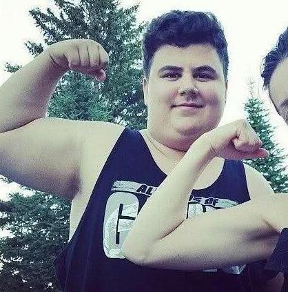 1年半男子从285斤瘦到145斤, 有女朋友后又反弹成臃肿的胖子