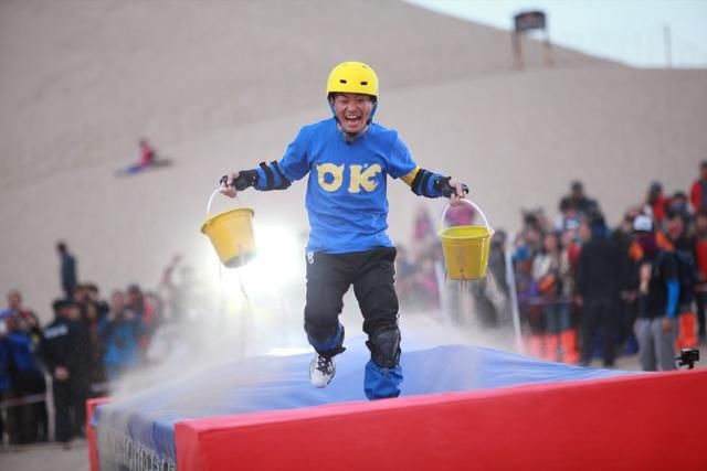 冯小刚回应不想拍手机2，后悔捧红王宝强 难道被崔永元怼傻了？