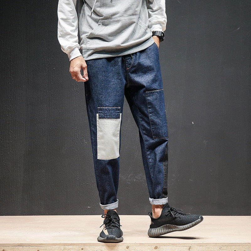 香 港出差!细看小伙子一个比一个精神，原来他们都不穿牛仔裤的