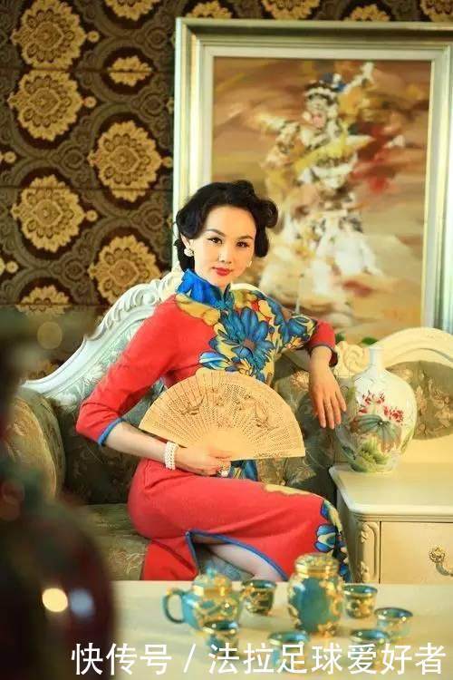 姿态:旗袍的美,绝不是一般庸脂俗粉的姿态!旗袍的美,绝不是一般庸脂俗粉的姿态!