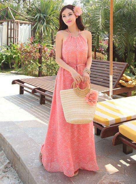 简单大方的连衣裙，穿出婉约淑女味，撑起大方迷人的气场