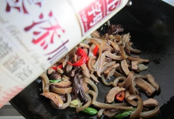  『青红辣椒』它是天然胶原蛋白，媳妇每周吃2次，皱纹没了，感觉年轻了10岁