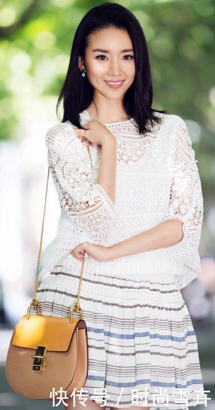 38岁董洁和38岁霍思燕同穿半身裙，网友：一个土气，一个女神