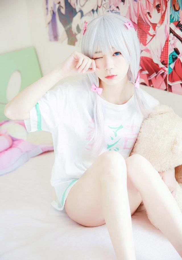 呆萌小姐姐的和泉纱雾cos：裸足美腿，足控福利！