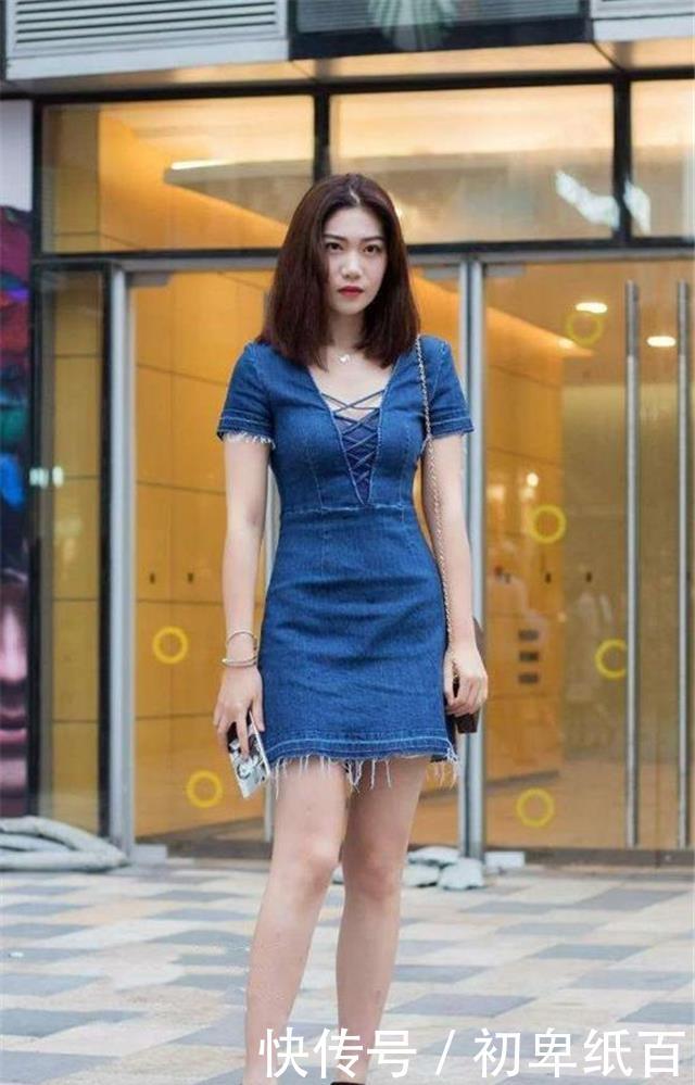  【显瘦】路人街拍，美女婉约动人，牛仔短裤搭配短款的上衣，显瘦又显高