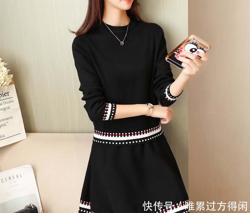 小脚裤赶紧扔了吧！现在早秋流行：针织衣+烟管裤，更显高级美