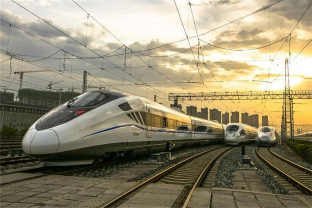  高铁■外国人提出疑问：为什么中国高铁不走直线非要绕弯？看完