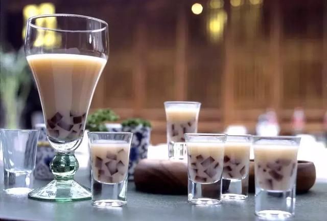 奶茶正在毁掉中国三代人？国产食盐含亚铁氰化钾有毒？这些“旧谣