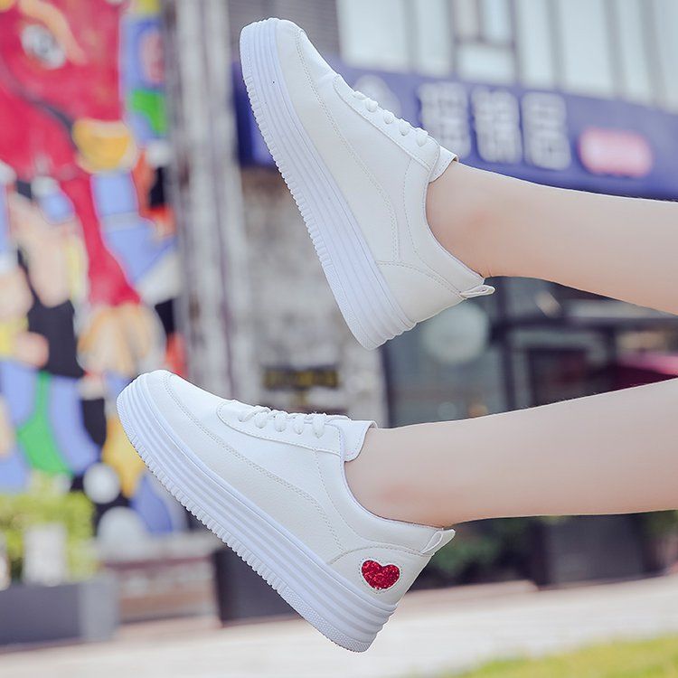 秋季别再乱买鞋,看看这些当下流行款,怎么穿都好看