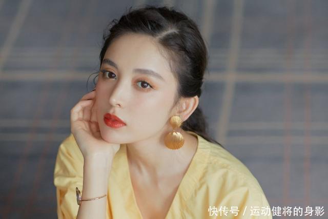  高马尾的刘：高马尾和这3款刘海是绝配，初恋感爆棚，最重要的是还显脸小！