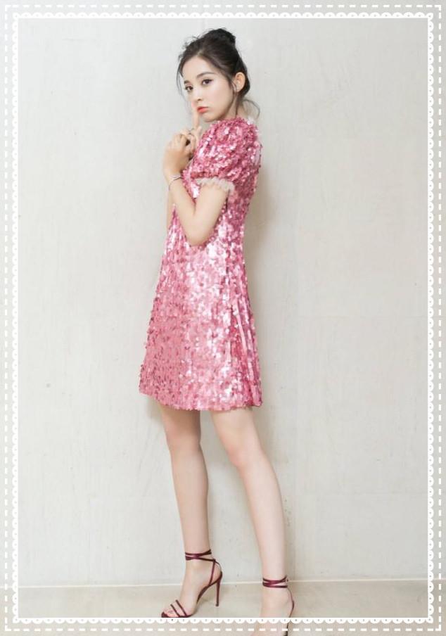 没有古力娜扎的身材真别穿亮片裙,像谢娜这样穿成孕妇装就尴尬了