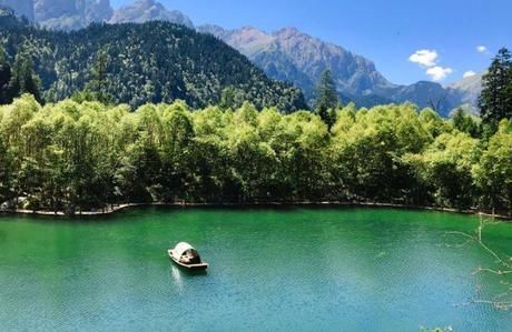 我国有个“千年药乡”，地处西北却山清水秀，游客慕名前来！