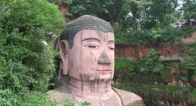 中国第一条旅游高铁正式通车！400余个4A级以上景区，一路美食美