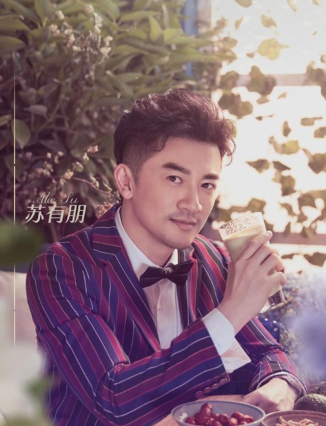 黄晓明尹正苏有朋不仅穿同款西装，连造型都相似，你们商量好的？