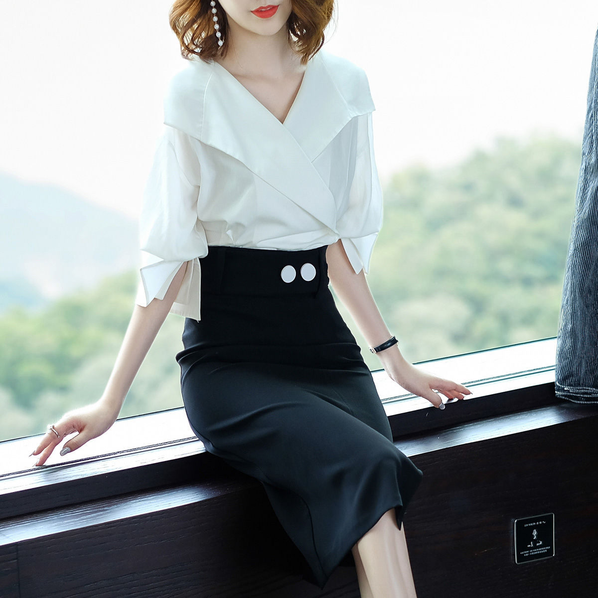 七夕节,准备约会的姑娘建议穿这种套装,搭配高跟鞋女人味十足