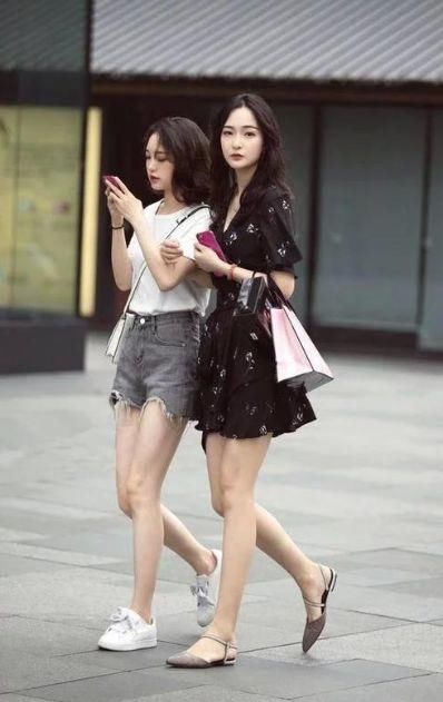 街拍美女，穿着时尚的美女，气质秒杀路人