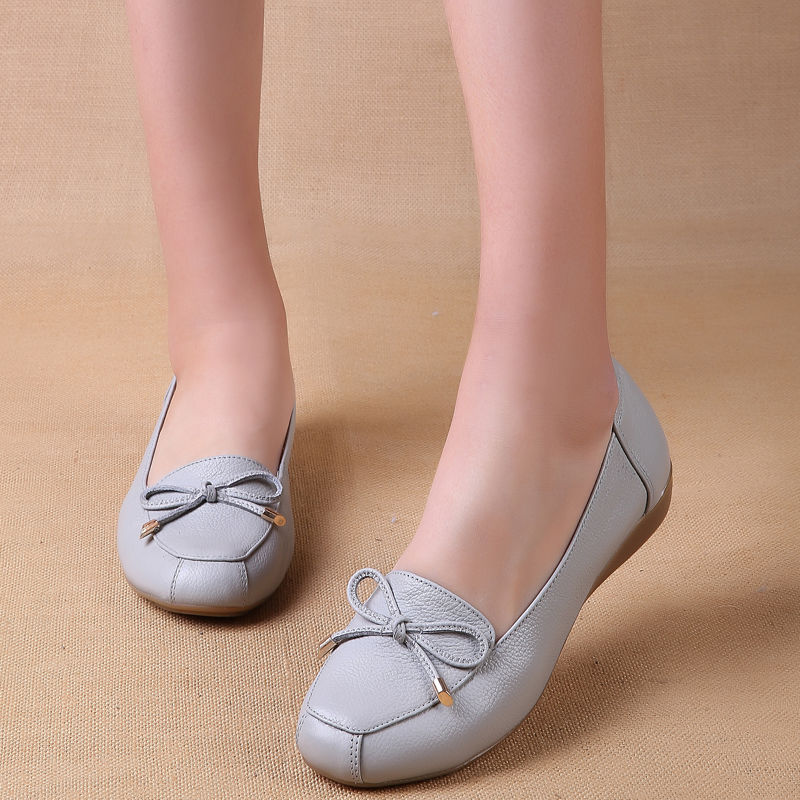 女人别老穿高跟鞋了，先时兴“平底鞋”舒适不臭脚，行走0负担