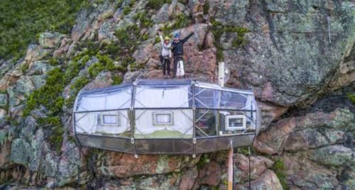 秘鲁峭壁上的胶囊旅馆，离地120米的高度，普通人真的不敢住