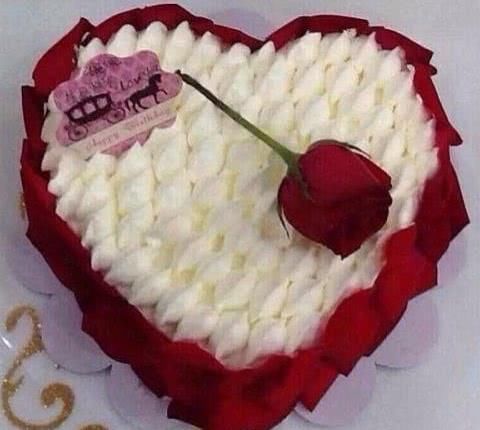 4个心形蛋糕,最喜欢哪个?测你在异性眼中魅力多少分