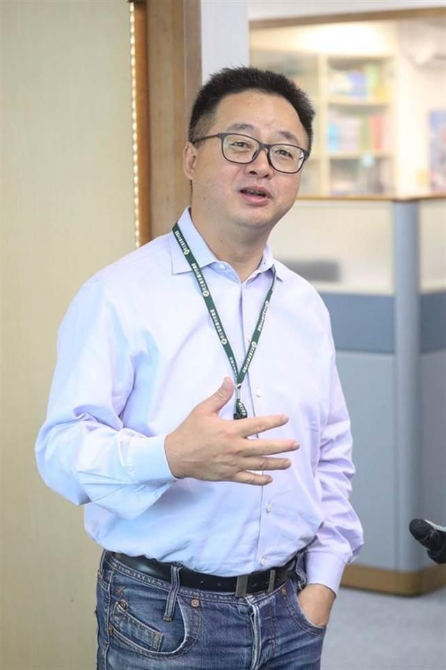 刚上任 罗文嘉就吹起败中求胜的选战号角