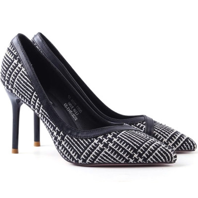 时尚纹理高跟鞋，多种颜色混搭而成的，让你感到轻松自在