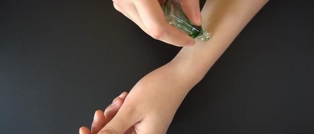  『家中』风油精还有这几种用途，效果比清洁剂好用，能省不少钱