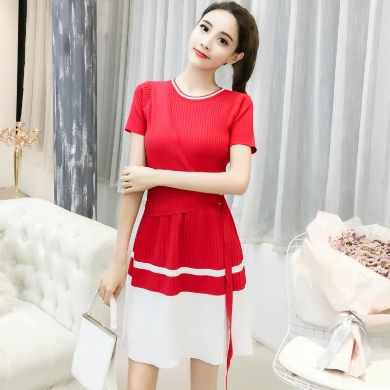 洋气好看的针织裙，修身又显瘦还特别时尚，上身彰显独特魅力