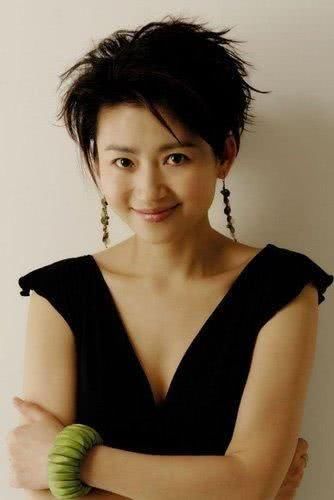 谢楠外婆去世吴京被放黑白照，这些明星也曾遭遇“被死亡”