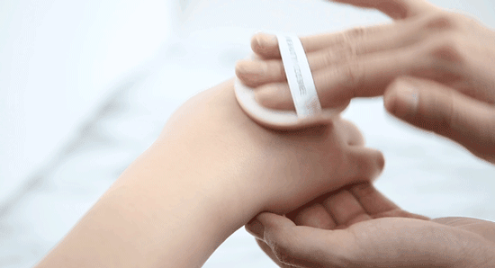 20+的你败给了51岁的周慧敏?这款一抹磨皮神器让你回到18岁。