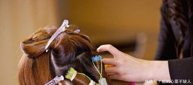 为什么染发时理发师们从没有推荐我们染黑色的原来有这么多猫腻