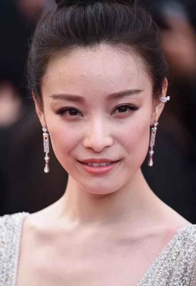 明星｜无滤镜无P图，高清相机下女明星们颜值你给打几分？