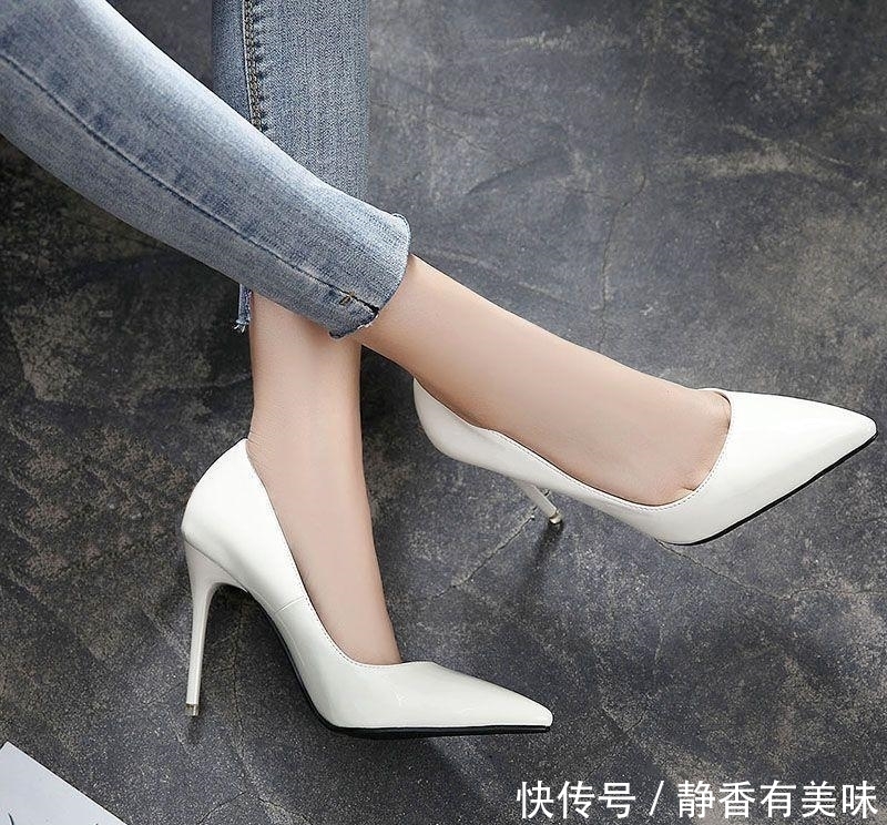 女人|尖头浅口高跟鞋,修饰脚型线条,展现女人轻熟的淑女范