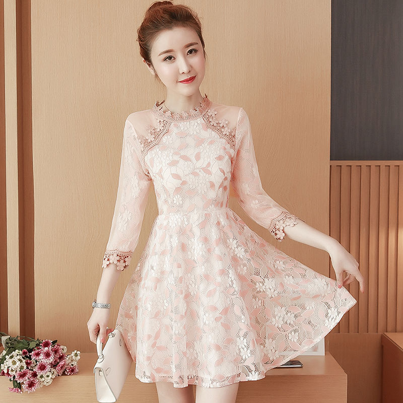 哇噻，今年的连衣裙太好看了，忍不住给自己买了5件，洋气又美嫩