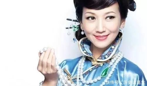 『气质』30上下的女人想要有气质,戴什么翡翠好?一定要选它!