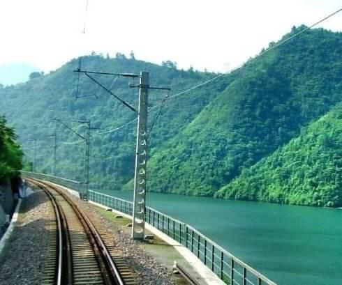  明年■重庆到湖南即将迎来第三条铁路，全长625公里，计划明年建