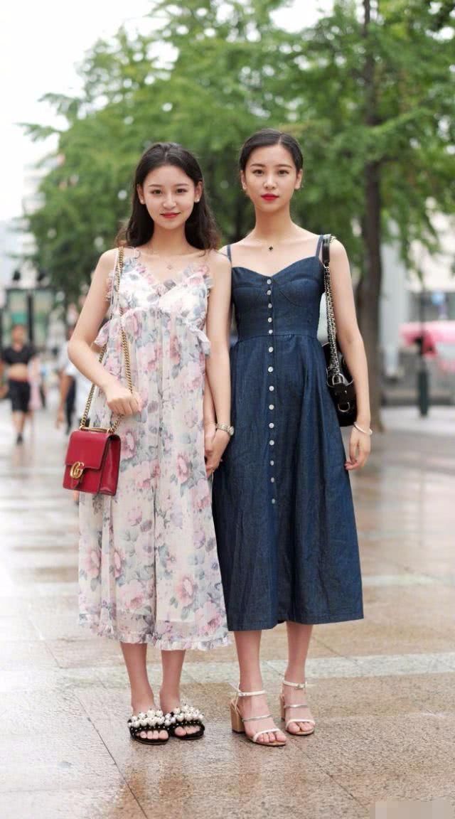 那些看上去很有女人味的穿着搭配,大多都是长裙飘飘的女子!