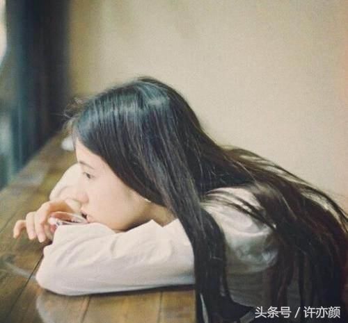 女生有这4个特征，不化妆也很美，特别第4点，男生眼里最性感！