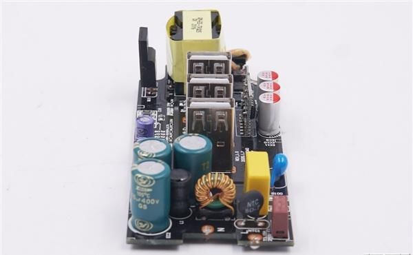 云星电子|三口USB+27瓦快充 米家插线板拆解:用料精细
