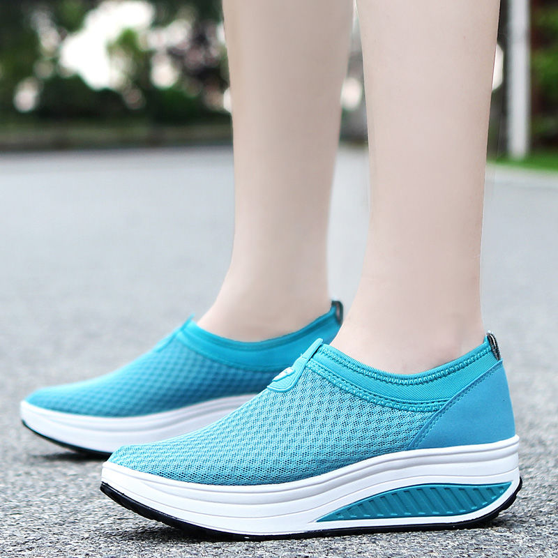 难怪老婆不穿高跟鞋，太虐脚!今秋流行摇摇鞋，穿上既优雅更迷人