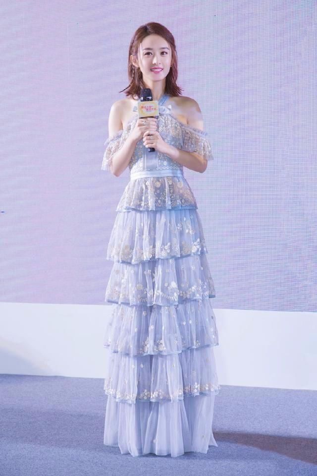 赵丽颖这一身粉色裤穿出骨感美，网友:太平公主才能穿出高级感!