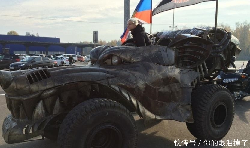 中国拖拉机出口到国外，竟然被老外这样使用，网友：有才！