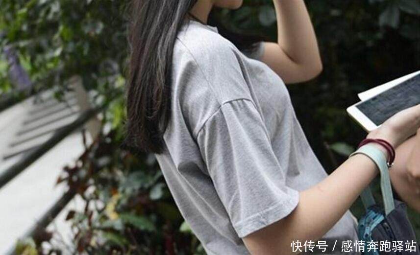 女子超市买避孕套,出门却被保安拦下,保安:把你