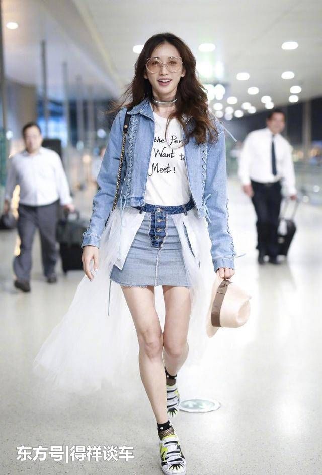 选对裙子很重要，林志玲下厨做饭也性感满分，言承旭真有“口福”