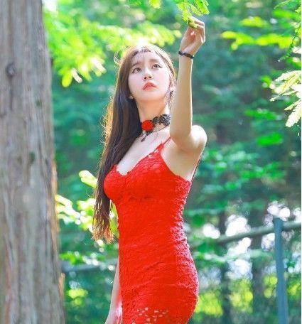  美女|性感美女翩若惊鸿，你要的我都有，勾勒出迷人曲线！