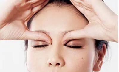 #眼部#睡前做这几件事,教你养成水嫩美肌,赶快get起来吧