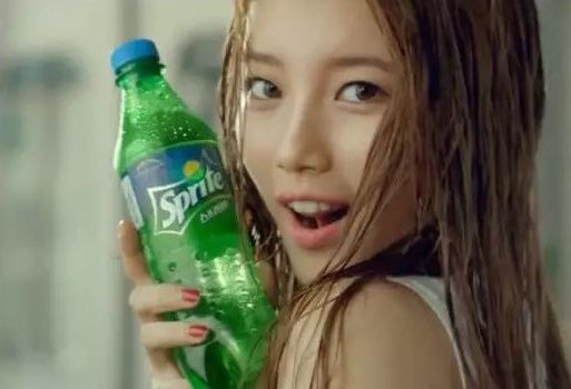 一款饮料掀起绿色海洋风，满屏都是韩国女神，李成敏最迷人